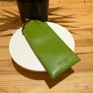 Kate Spade New York wink wink Green Faux Leather Eyeglasses Gold-tone Snap Case